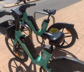 APARCABICIS BICICLETAS ELÉCTRICAS