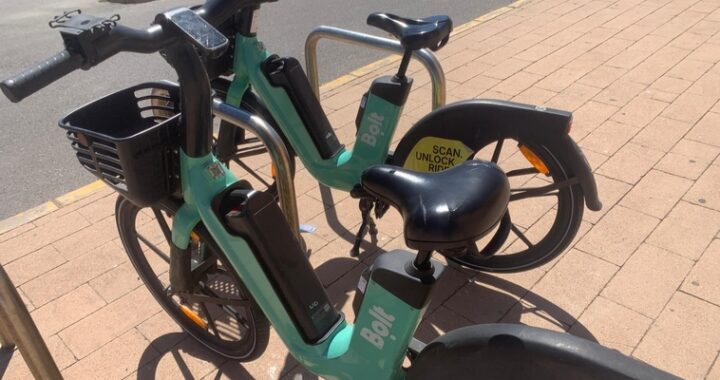 APARCABICIS BICICLETAS ELÉCTRICAS