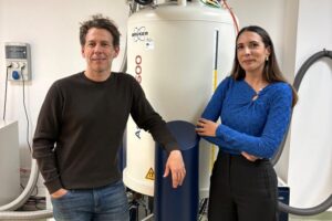 FOTO 22 MARZO 2026 INVESTIGACION CANCER Y PETALOS DE ROSA