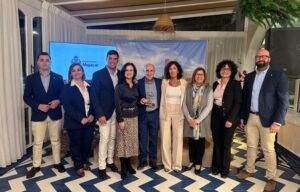 Mojácar agradece a Ricardo Escudero su contribución al turismo con el Indalo de Oro 2026