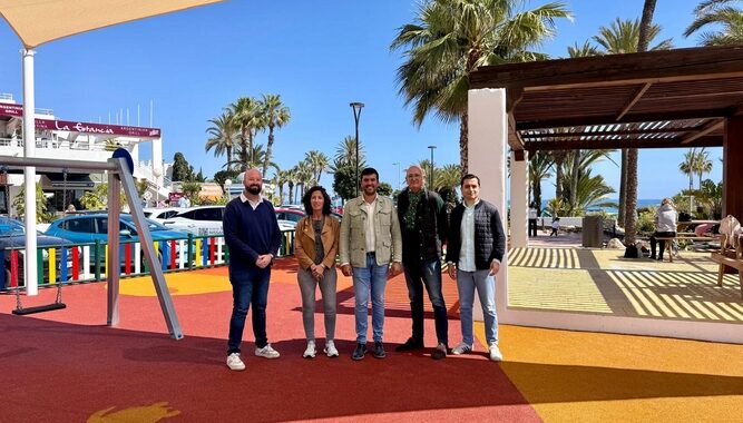 FOTO MOJÁCAR ESTRENA UN NUEVO PARQUE INFANTIL Y ZONA DE DESCANSO JUNTO AL PARQUE COMERCIAL