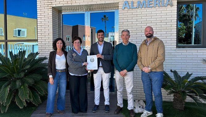FOTO MOJÁCAR IMPULSA LA PROTECCIÓN ANIMAL CON UN CONVENIDO JUNTO AL COLEGIO DE VETERINARIOS DE ALMERÍA