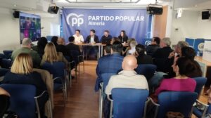 FOTO REUNIÓN COMITÉ CAMPAÑA PP