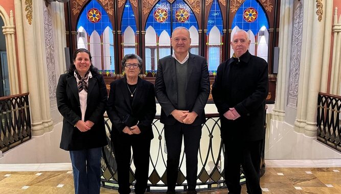foto pregonera con concejala alcalde y párroco Nicolás