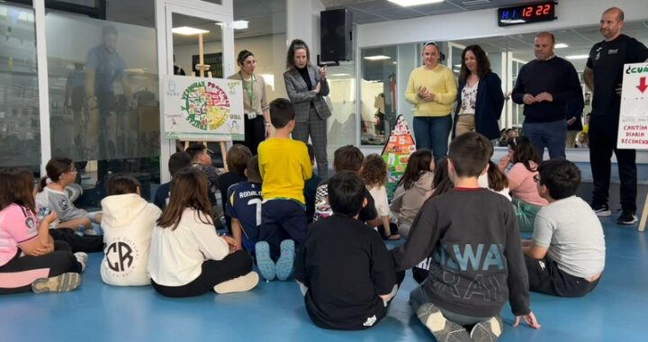 260408 El Ayuntamiento de Adra impulsa hábitos saludables en escolares a través del Plan Local de Salud