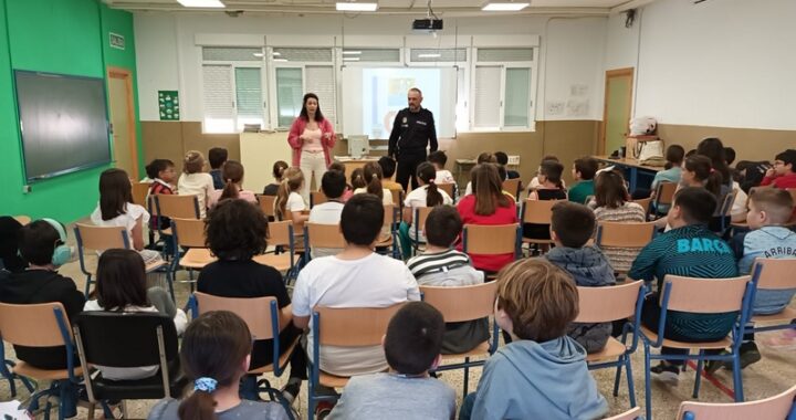 260415 Adra impulsa una actividad de concienciación sobre acoso escolar para alumnado de Primaria