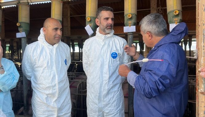 260418 Fernández-Pacheco visita la Granja Benzal (1)