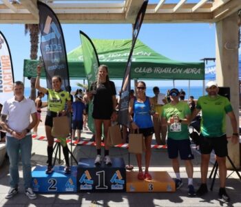 260422 Adra bate récord de participación en la IV Carrera del Club Triatlón Adra con 350 corredores