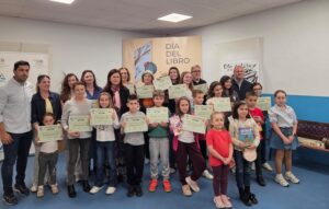 260427 Adra reconoce a 26 grandes lectores en el Día del Libro con cifras récord de lectura