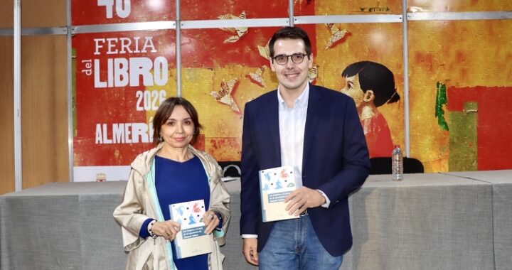 FOTO 1 UAL 18 ABRIL 2026 FERIA DEL LIBRO