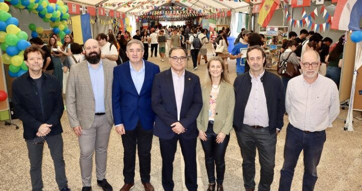 FOTO 1 UAL 23 ABRIL 2026 FERIA DE LAS NACIONES