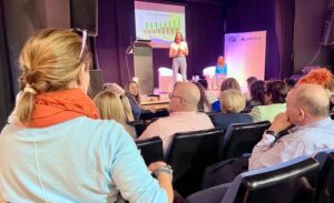 FOTO LOLES LÓPEZ FORO DE DEPENDENCIA 1