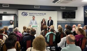 FOTO REUNIÓN CON AGRICULTORES EN VÍCAR 1