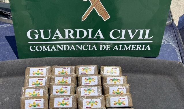 FOTOGRAFÍA EDITADA DE LA DROGA vehiculo