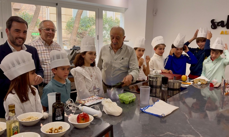 La presentación del libro, dentro de la programación de la Feria del Libro de Almería 2026