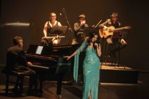 Diana Navarro emociona en Almería con un recital monumental, arropada de un público entregado, dentro de su gira ‘Ya no estoy sola’