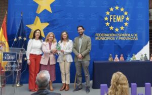 260520 Paola Laynez recoge el premio