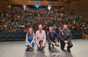 Más de 800 alumnos de 14 centros escolares de El Ejido reciben carnés de expertos en el uso de Internet y redes sociales