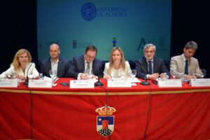 260529 Paola Laynez en Clausura Universidad de Mayores (2)