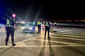 Policía Local de Almería y Guardia Civil desarrollan un control conjunto de seguridad durante las fiestas de La Cañada