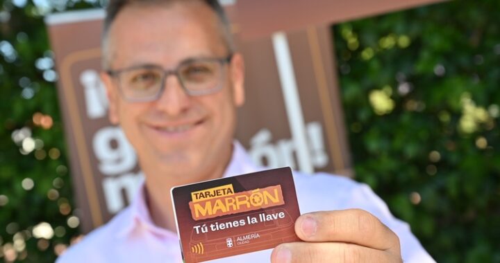 Antonio Urdiales contenedor marrón campaña