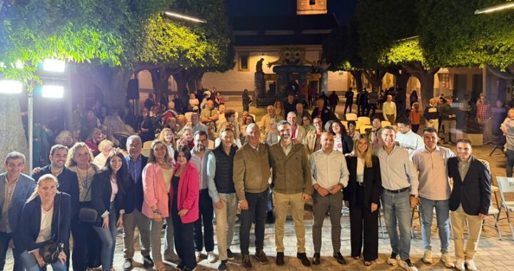 FOTO MITIN HUÉRCAL DE ALMERÍA
