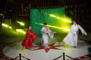 Roquetas de Mar brilla en la Noche en Blanco con una gran afluencia de vecinos en todas las actividades
