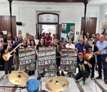 Númeroso público asistió a la presentación del Cartel del Rock Albox 2026