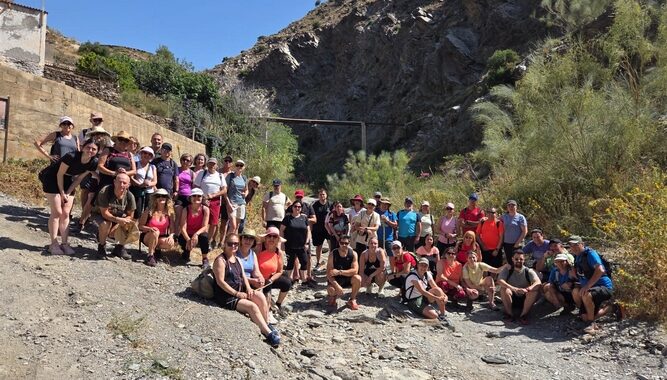 260617 Adra clausura el programa 'En la Senda y Aventura' con 50 participantes en las Estrechuras de Guainos