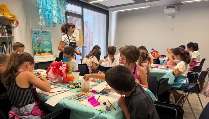 260618 Taller de pintura en el aula del mar (2)