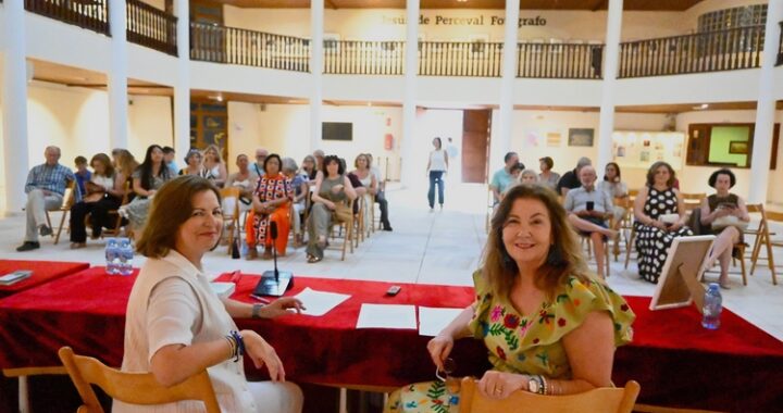 CHARO SERRANO Y SANDRA SEGURA EN EL CASTILLO DE SANTA ANA