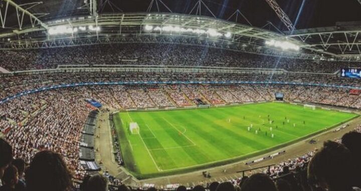 ESTADIO-DE-FUTBOL-550x367