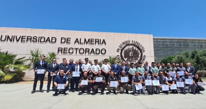 Foto familia reconocimientos Día Seguridad Privada 090626