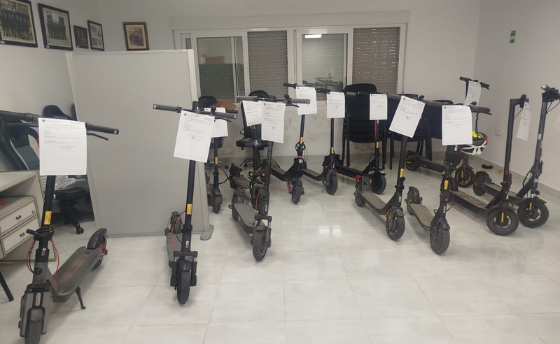 Imagen de los patinetes requisados por la Policia Local de Albox