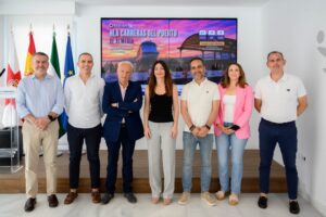 La presidenta de la APA, Rosario Soto, junto a organizadores, patrocinadores y causa solidaria de las Carreras del Puerto de Almería