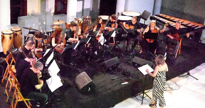 ORQUESTA DE GUITARRAS