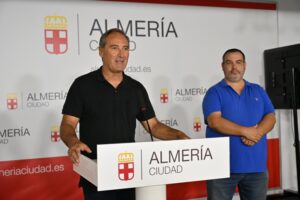 La 10ª Carrera Nocturna Contra el Cáncer volverá a llenar de deporte y solidaridad el casco histórico de Almería el 4 de julio
