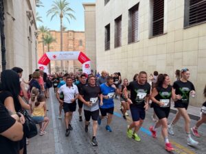 Álvaro Sánchez y Patricia Ramírez ganan la X Carrera Nocturna Contra el Cáncer, con más de 800 participantes