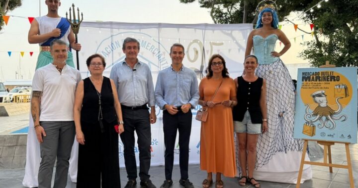 260722 El Mercado Outlet Marinero abre sus puertas para poner en valor el comercio local de Adra