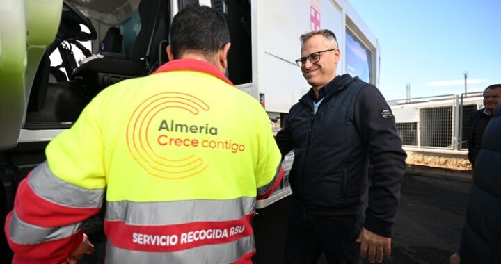 ANTONIO URDIALES VISITA LAS INSTALACONES DEL SERVICIO DE RECOGIDA DE RESIDUOS