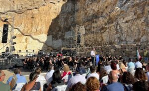 Fernández-Pacheco inaugura el Parque Minero de Macael (Almería) como nueva oferta turística que pone en valor toda una cultura en torno al mármol