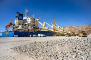 26.02.17.Carga yeso de Puerto de Almería (1)