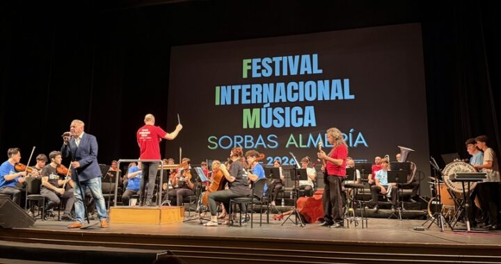 260802 Diego Cruz con la Orquesta del FIMSAL (2)