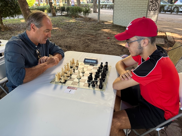 260829 Antono Casimiro en el Torneo de Ajedrez (2)