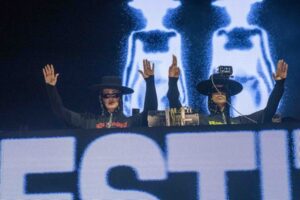 Más de 4.000 personas disfrutan de Mestiza y el festival de música electrónica en el Ferial
