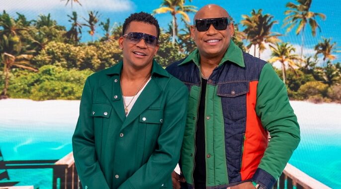 Fotografía de archivo en la que se registró a los integrantes del dúo musical cubano Gente de Zona, Randy Malcom (i) y Alexander Delgado (d), durante una entrevista con EFE, en Miami (Florida, EE.UU.). EFE/Alicia Civita