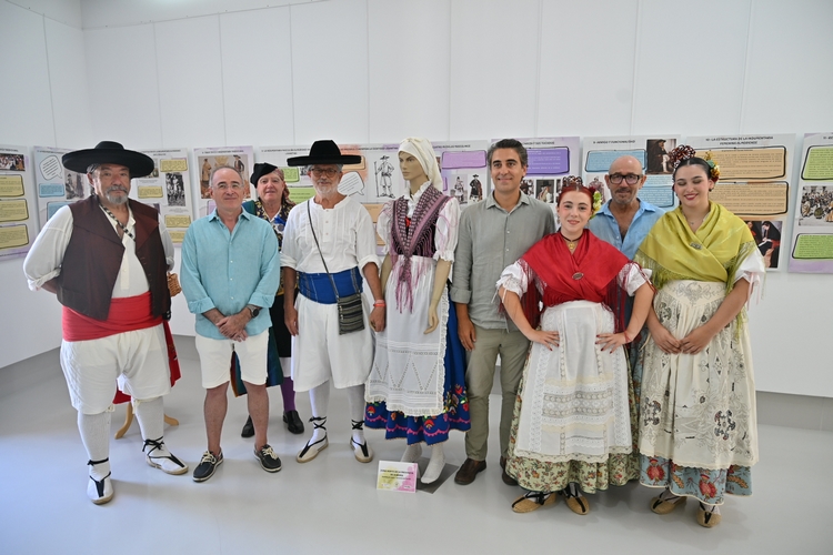 Inauguración Exposición Indumentaria Tradicional (3)
