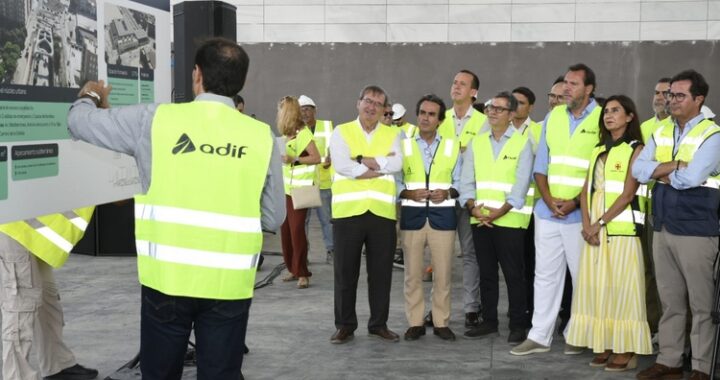 Óscar Puente visita estación Almería 7