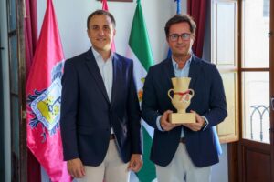 Francisco Góngora realiza una visita institucional a Vera y conoce algunos de los principales espacios municipales