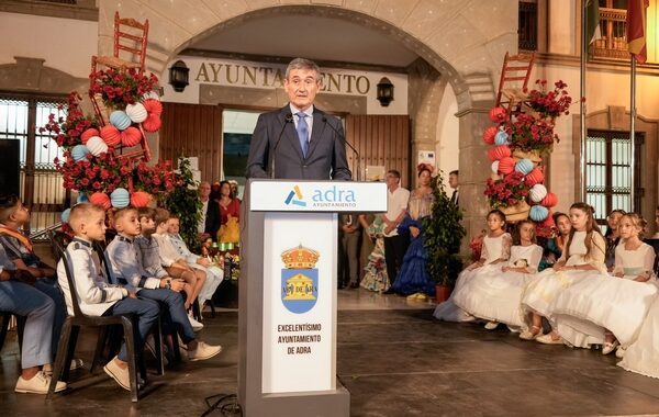 260911 El alcalde de Adra destaca el _gran ambiente y la alta participación_ de la Feria y Fiestas 2026